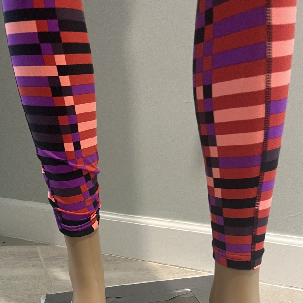 Nike Dry Fit Tight Training Pants in Mulit Colorblock Wicking Fabric. Si… - Picture 9 of 16